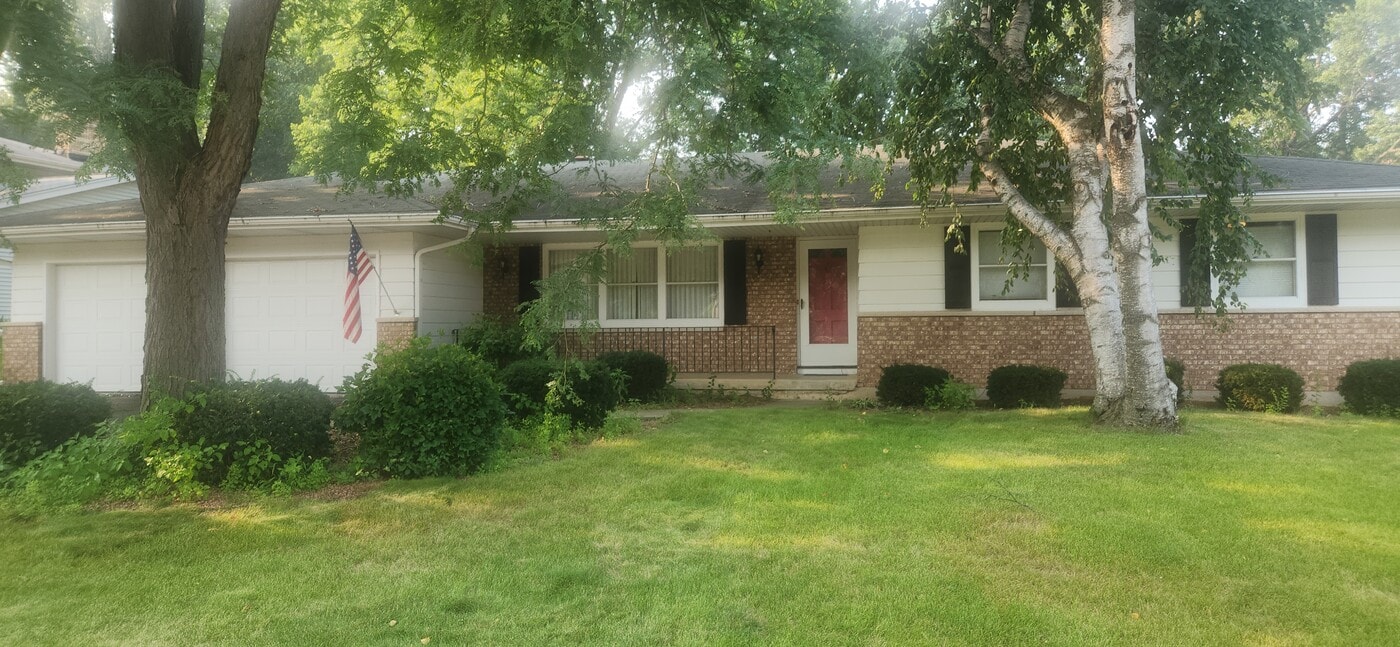 5736 Pembroke Dr in Fitchburg, WI - Building Photo