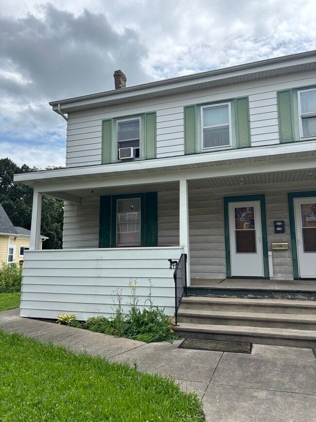 property at 418 N 4th St