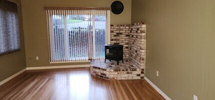 310 Monument Rd in Rio Dell, CA - Building Photo - Building Photo