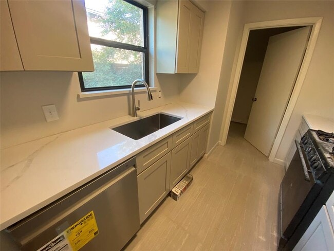 property at 2222 Mission Hill Dr