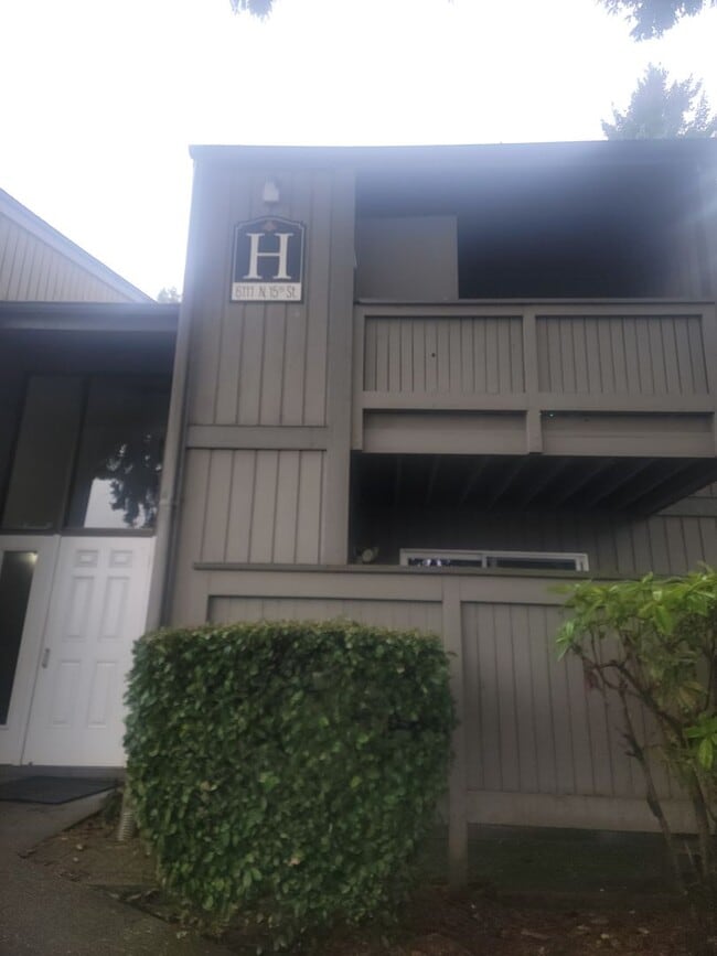 6111 N 15th St in Tacoma, WA - Building Photo - Building Photo