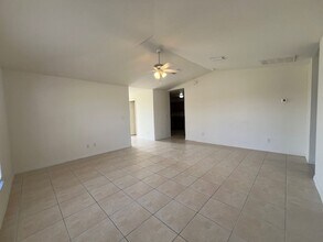 4400-4402 27th St SW in Lehigh Acres, FL - Building Photo - Building Photo