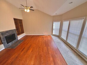 3200 Duval St in Austin, TX - Building Photo - Building Photo
