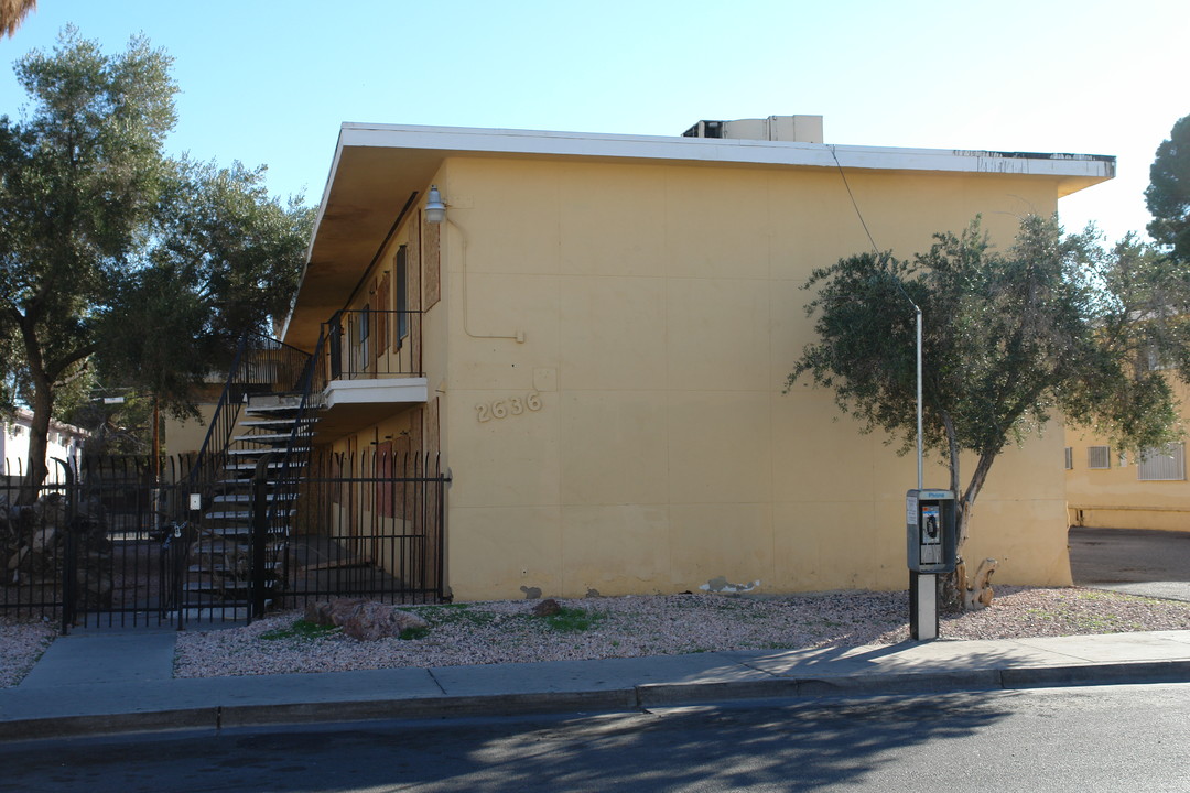 RJ Apartments in Las Vegas, NV - Building Photo