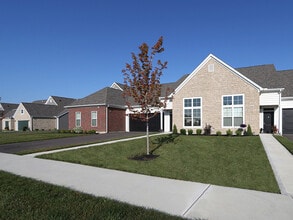 Liberty Grand Communities in Powell, OH - Foto de edificio - Building Photo