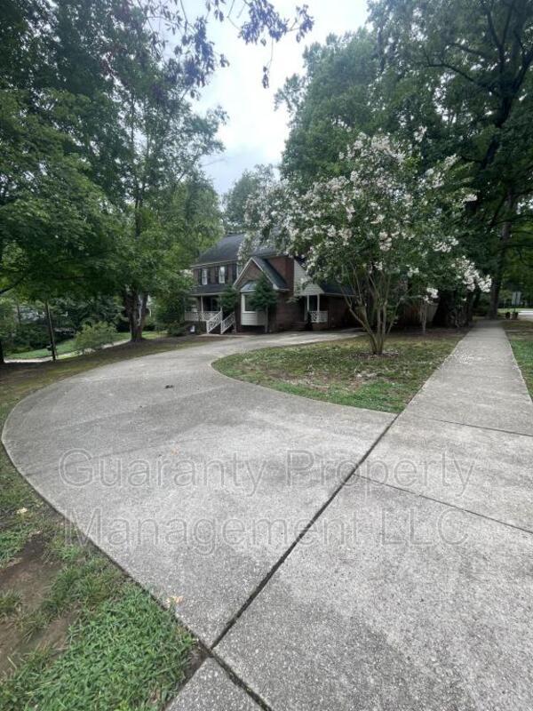 639 Greenwood Cir in Cary, NC - Building Photo - Building Photo