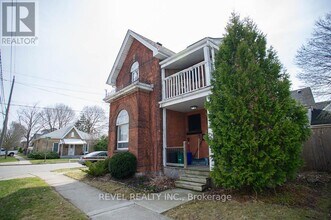193-193 Chatham St in Brantford, ON - Building Photo - Building Photo