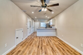 913 W 9th St in Russellville, KY - Building Photo - Building Photo