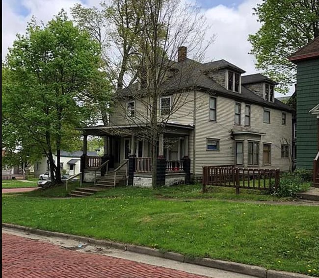 property at 614 Lafayette St