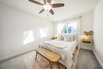 4371 Wilshire Blvd, Unit B203 in Mound, MN - Building Photo - Building Photo