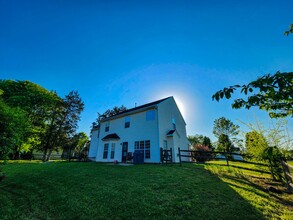7801 Peach Blossom Ct in Harrisburg, NC - Foto de edificio - Building Photo