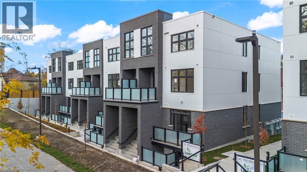 31 Mill St in Kitchener, ON - Building Photo