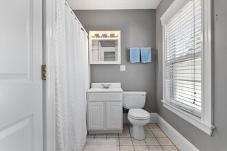 16 Edgemere Rd, Unit 1 in Quincy, MA - Building Photo - Building Photo