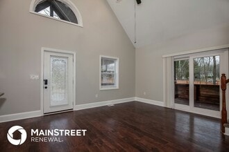 8135 Westbourne Dr in Charlotte, NC - Foto de edificio - Building Photo