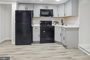 1720 16th St SE in Washington, DC - Building Photo