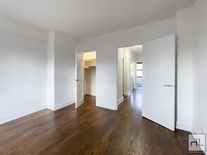 E 88th St in New York, NY - Foto de edificio - Building Photo