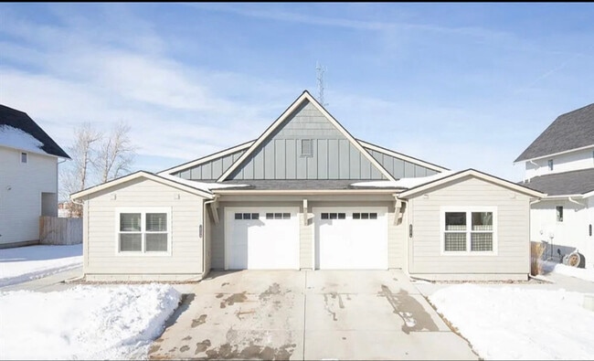 property at 1650 Davis Ln