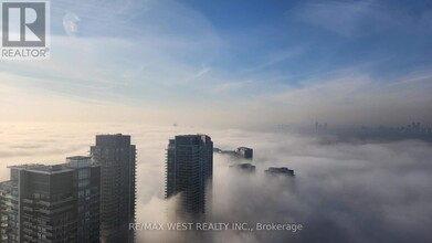 30-5330 Shore Breeze Dr in Toronto, ON - Building Photo - Building Photo