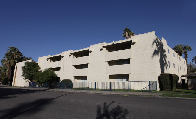 Park View Apartments in Indio, CA - Foto de edificio - Building Photo