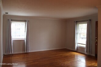 3026 Kaye Lawn Dr in Louisville, KY - Building Photo - Building Photo