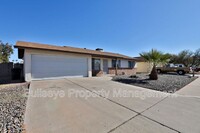 2114 E Dragoon Ave in Mesa, AZ - Foto de edificio - Building Photo