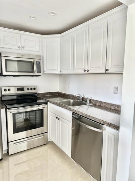 251 Brighton Dr in Boca Raton, FL - Building Photo - Building Photo