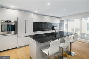 1126 1/2 Lombard St in Philadelphia, PA - Building Photo - Building Photo