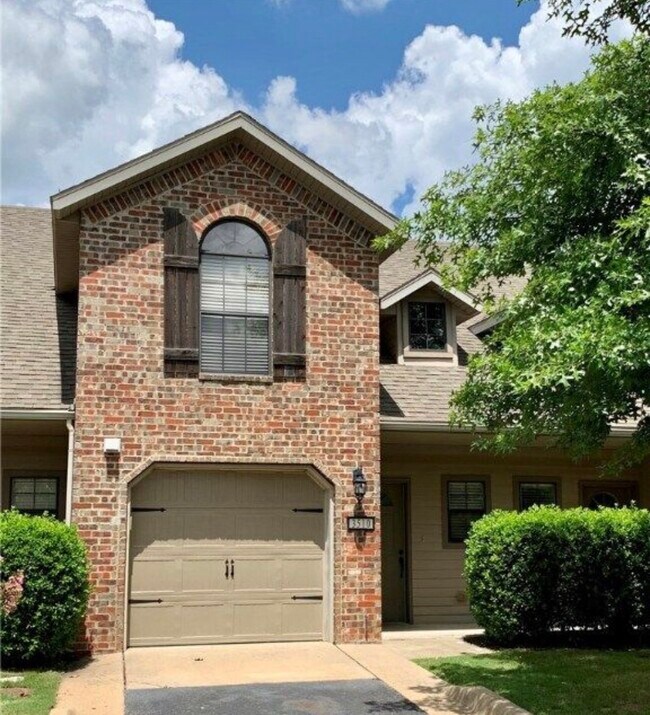 property at 3510 W Chevaux Dr