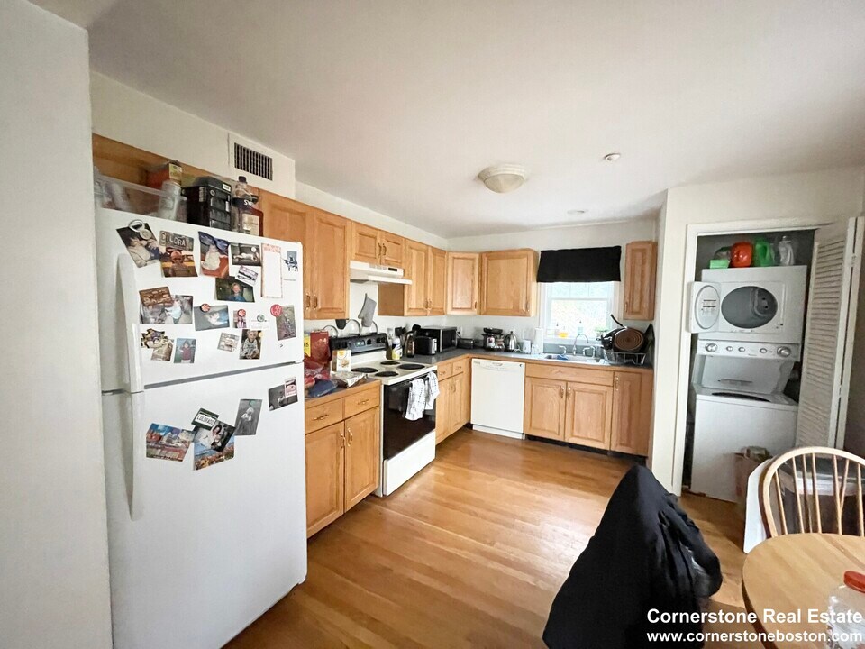 62 Hillside St, Unit 1 in Boston, MA - Foto de edificio