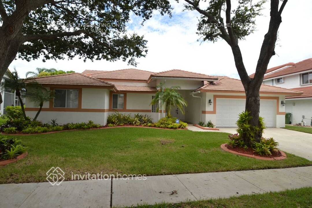 10281 SW 15th St in Pembroke Pines, FL - Building Photo