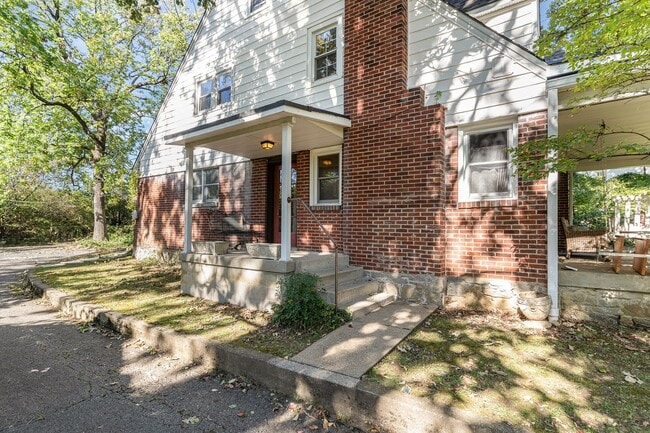 1718 Green Hills Dr in Nashville, TN - Building Photo - Building Photo