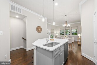 1334 S Quinn St in Arlington, VA - Building Photo - Building Photo