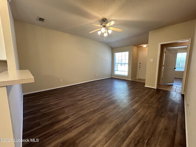 511 N Clinton Ave in Lubbock, TX - Foto de edificio - Building Photo