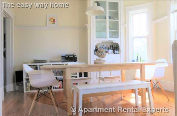 6 Poplar Rd in Cambridge, MA - Building Photo