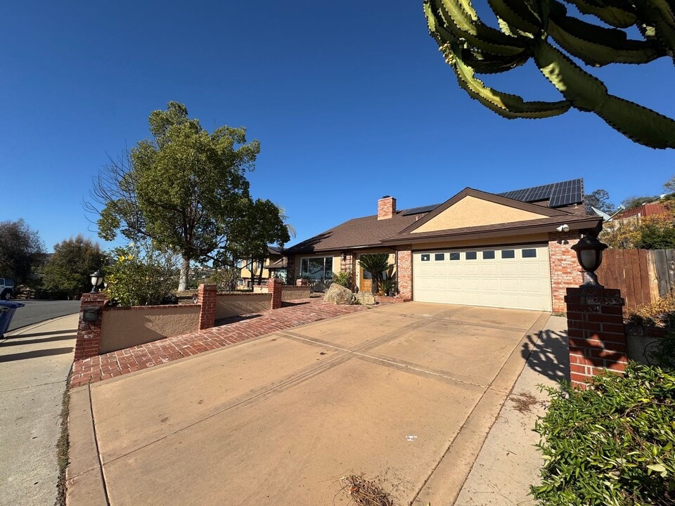 1111 Gorsline Dr in El Cajon, CA - Building Photo