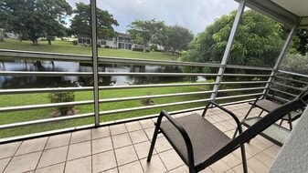 21 Markham A in Deerfield Beach, FL - Building Photo