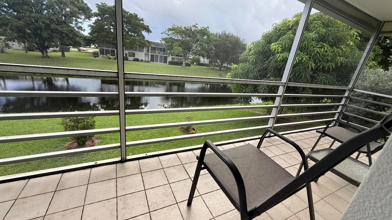 21 Markham A in Deerfield Beach, FL - Building Photo