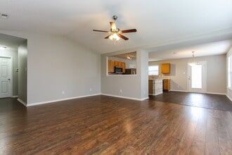 6906 W Dover Pl in McCordsville, IN - Building Photo - Building Photo