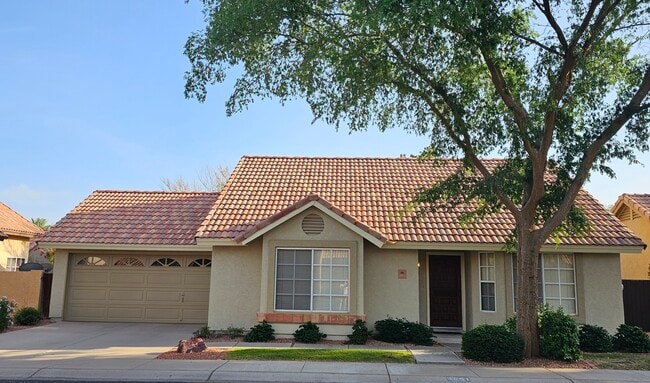 3851 E Kent Dr in Phoenix, AZ - Building Photo - Building Photo