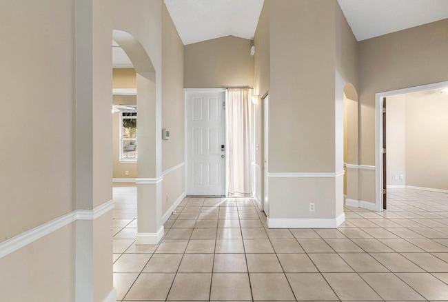 6597 Geneva St in Greenacres, FL - Foto de edificio - Building Photo