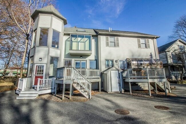 581 Washington St in Easton, MA - Building Photo - Building Photo