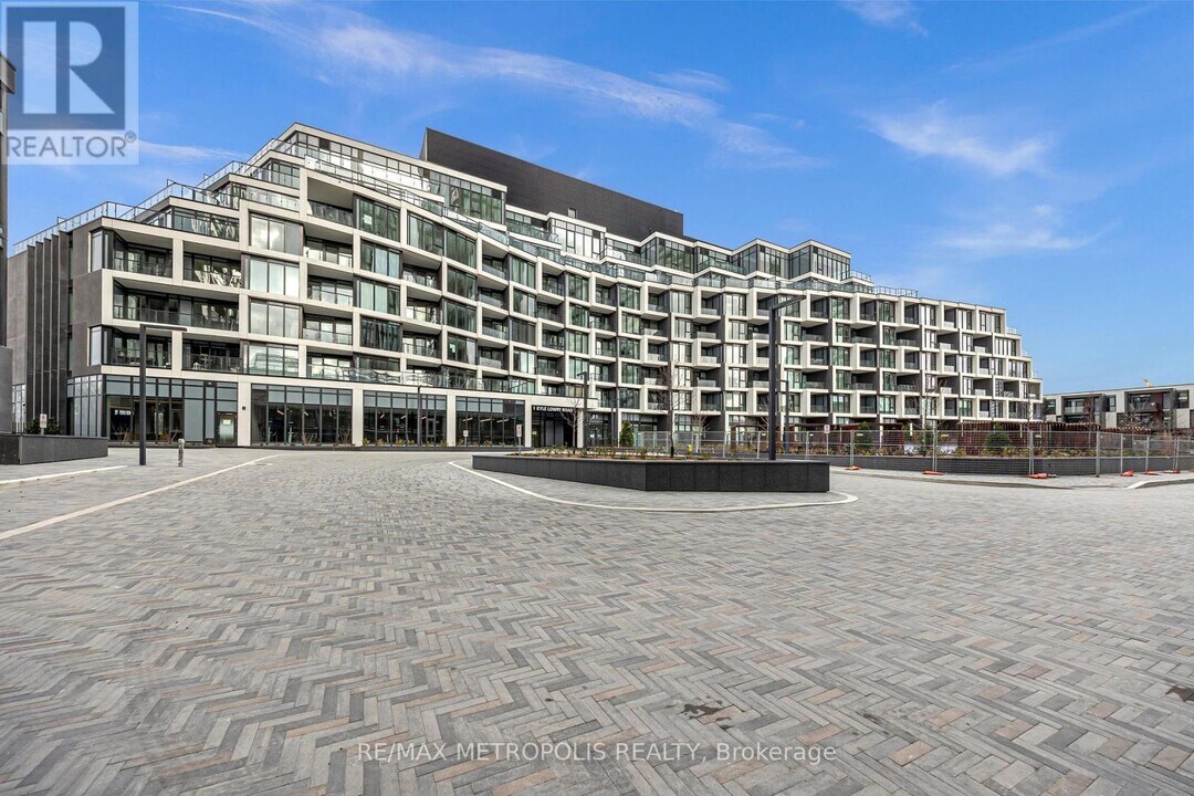 1 Kyle Lowry Rd in Toronto, ON - Building Photo