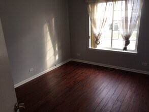 4642 Magnolia Lane in Lake In The Hills, IL - Foto de edificio - Building Photo