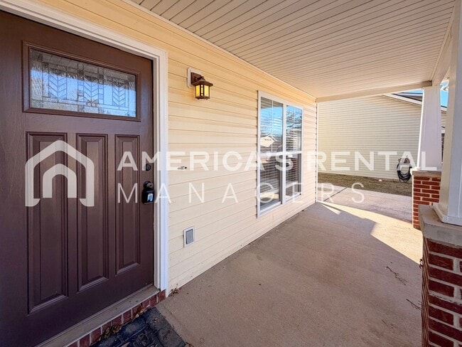 137 Stonecreek Pl in Calera, AL - Building Photo - Building Photo