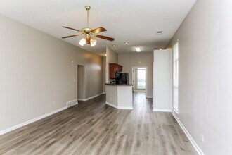 1142 Red Fern Cir W in Cordova, TN - Foto de edificio - Building Photo