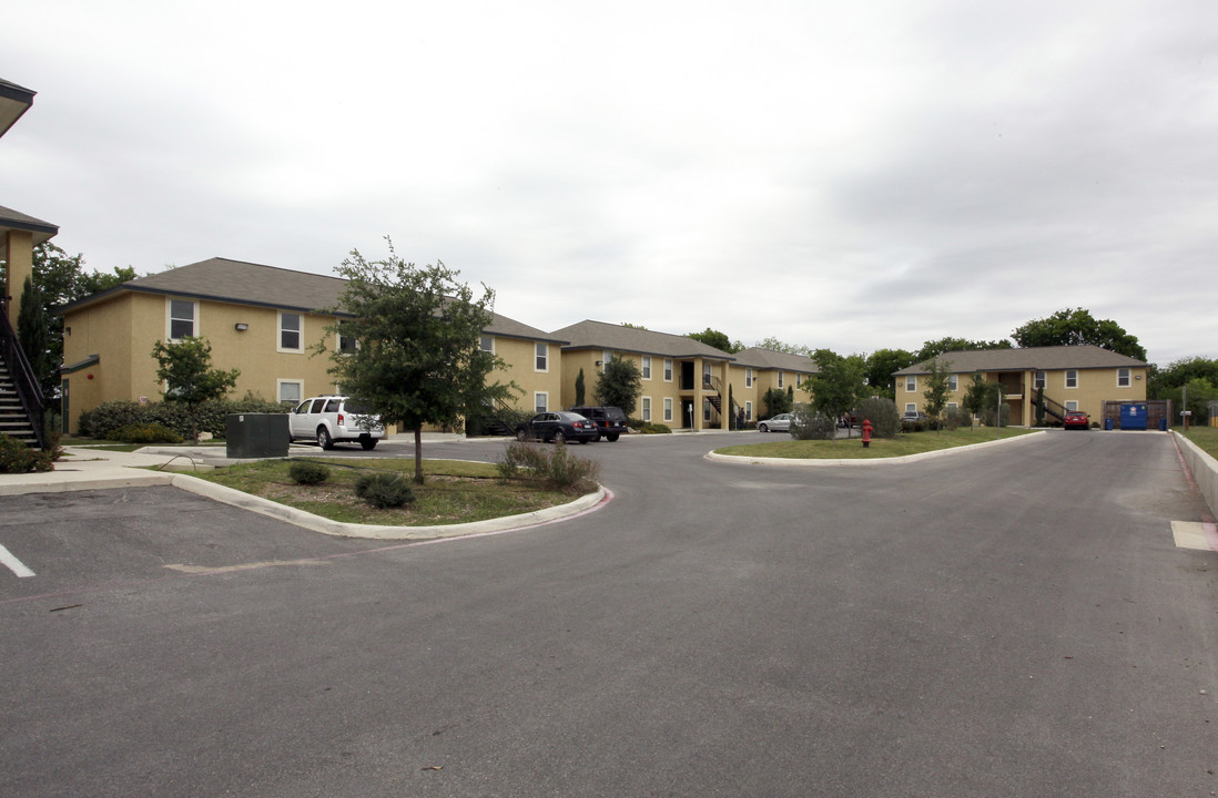 Thompson Apartments in San Antonio, TX - Building Photo