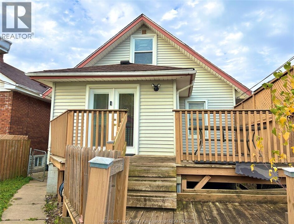 1794 Gladstone Ave in Windsor, ON - Building Photo