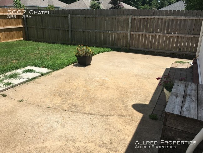 5667 W Chattel St in Fayetteville, AR - Building Photo - Building Photo