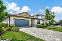 3021 Hibiscus Ave in Lauderdale Lakes, FL - Foto de edificio - Building Photo