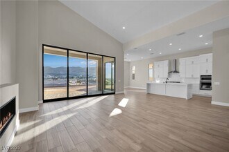 11079 Rolling Vista Dr in Las Vegas, NV - Building Photo - Building Photo